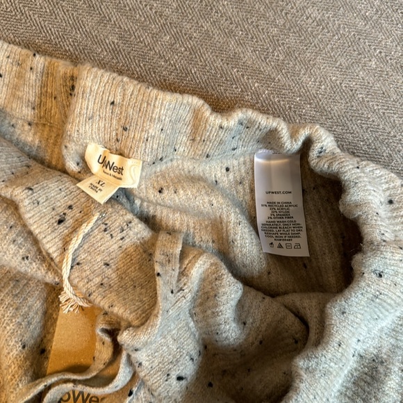 NWT UpWest Women's Beige Knit Shorts - Picture 5 of 6